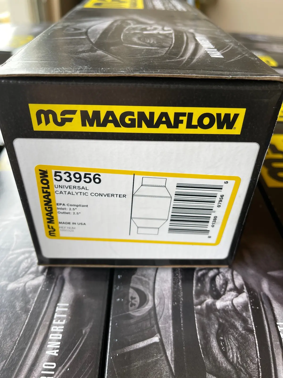 Magnaflow 53956 - 2.5" Ceramic Cat Universal Spun Catalytic Converters 1